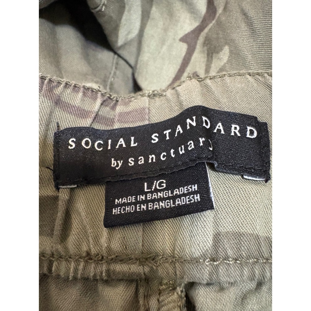 Social Standard by Sanctuary Boardwalk Sage Camo Pull On Shorts Large NWT - Picture 3 of 6